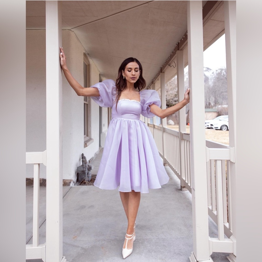 EUC Ava Gowns Poppy mini puff dress lavender - size 4